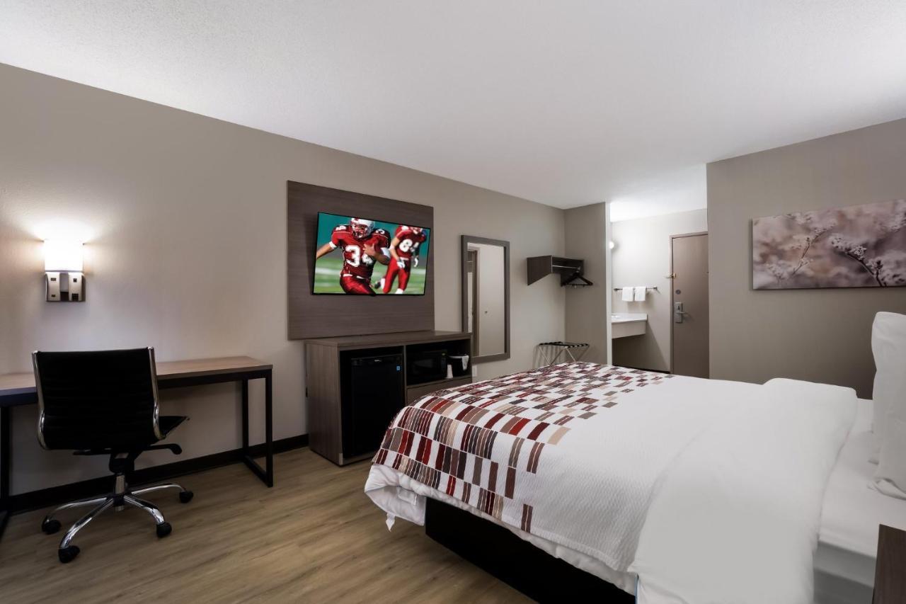 Super 8 By Wyndham Marston Motel Екстериор снимка