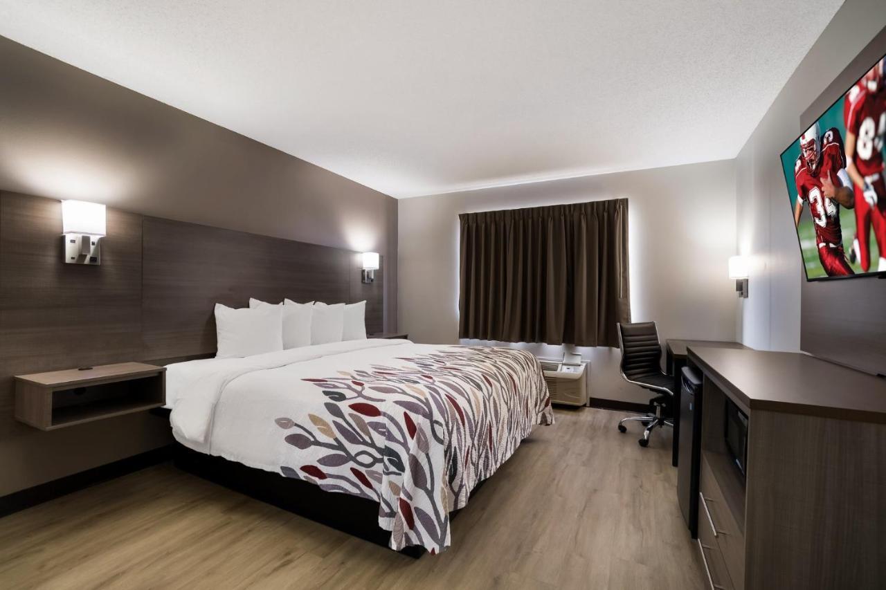 Super 8 By Wyndham Marston Motel Екстериор снимка
