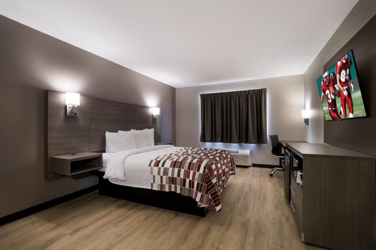Super 8 By Wyndham Marston Motel Екстериор снимка